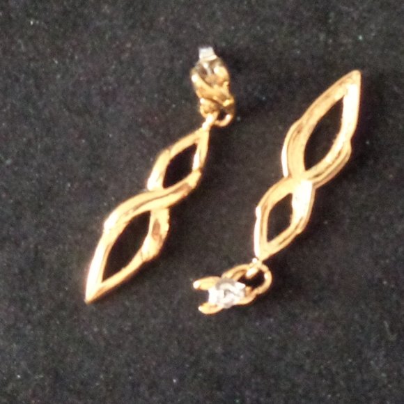 Golden Dangle Drop Post EARRINGS Elongated Figure 8 with X at Top - Picture 3 of 4